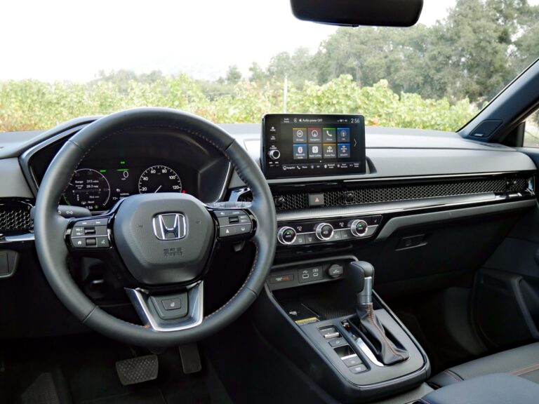 Honda CR-V interior