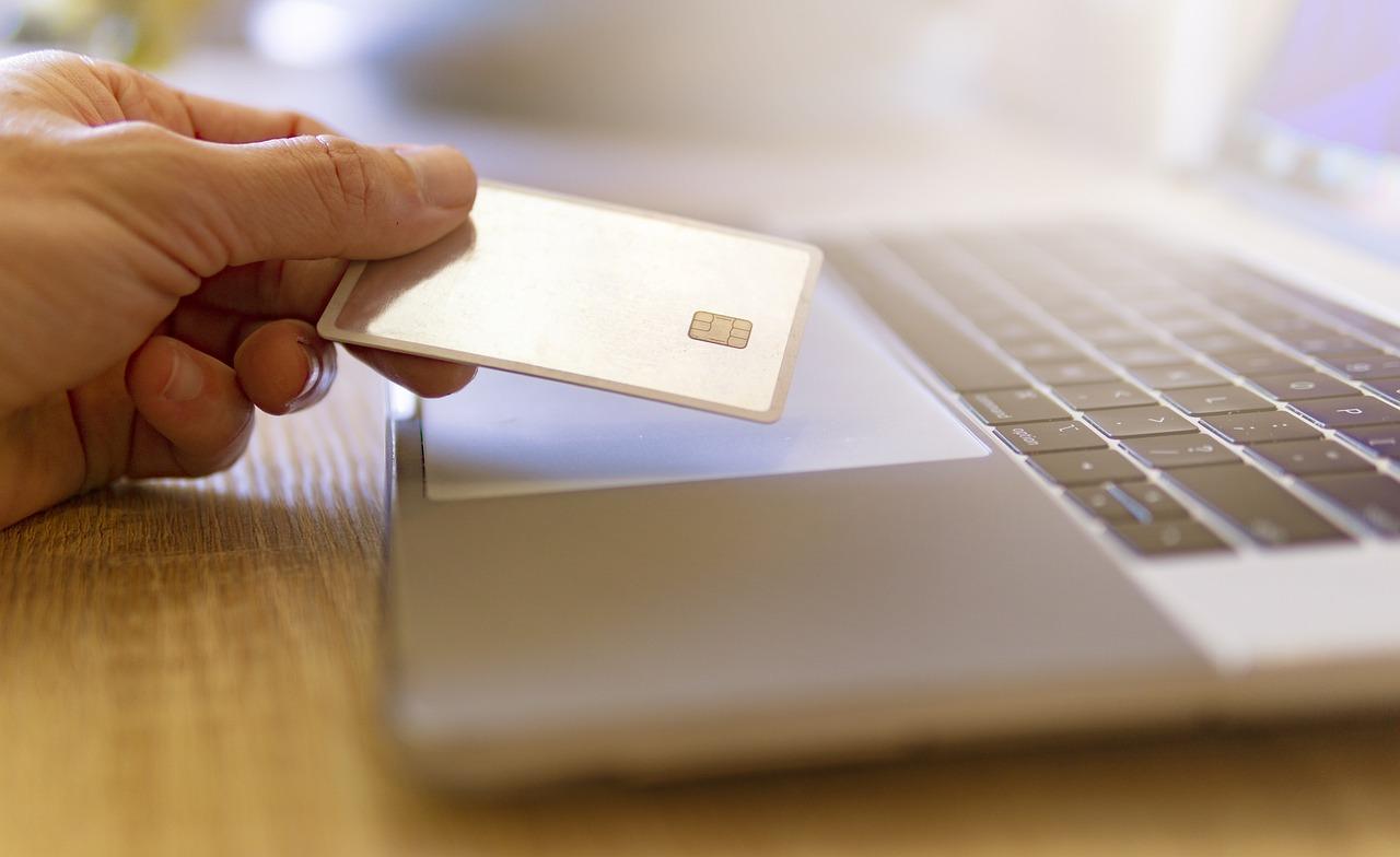 Navigating​ the Factors ‌to⁤ Consider ⁤Before Your‍ Online Purchase