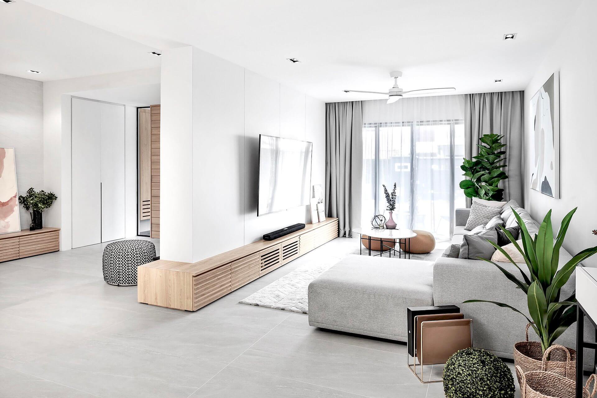 Interior Comfort and ⁣Technology Features Explored